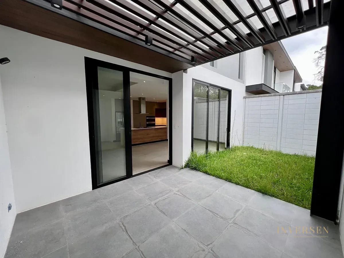 Casa en renta en zona 10 para estrenar — Casa en Alquiler en Zona 10, Guatemala, Ciudad — foto 3 de 7