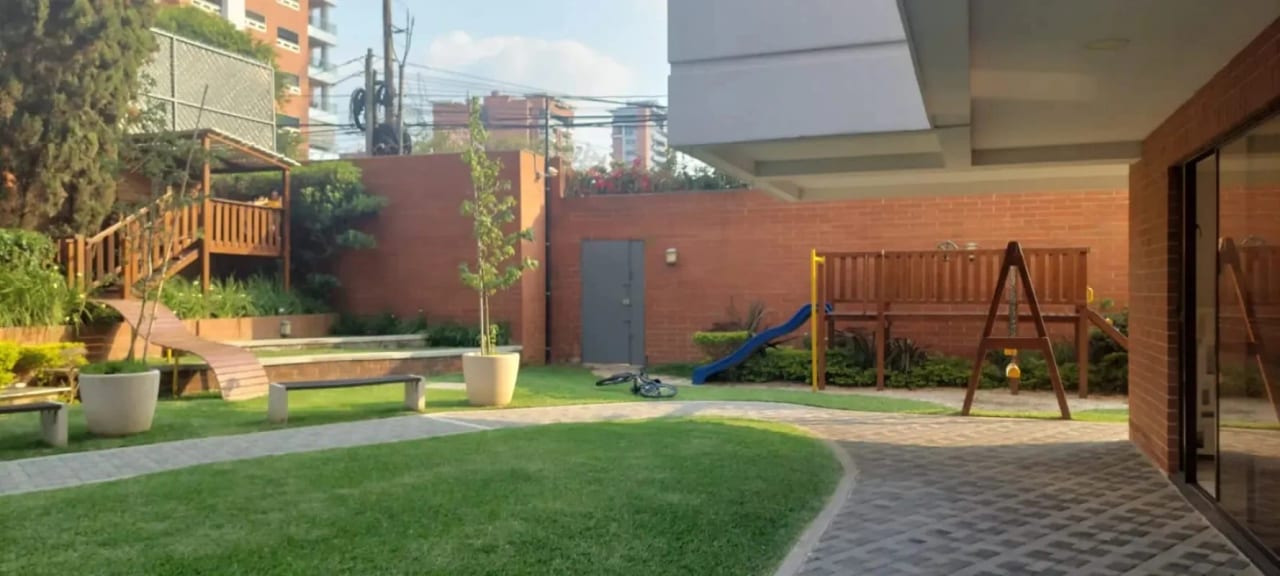 Apartamento en Alquiler Almeira — Apartamento en Alquiler en Almeira, Zona 14, Guatemala, Ciudad — foto 2 de 3