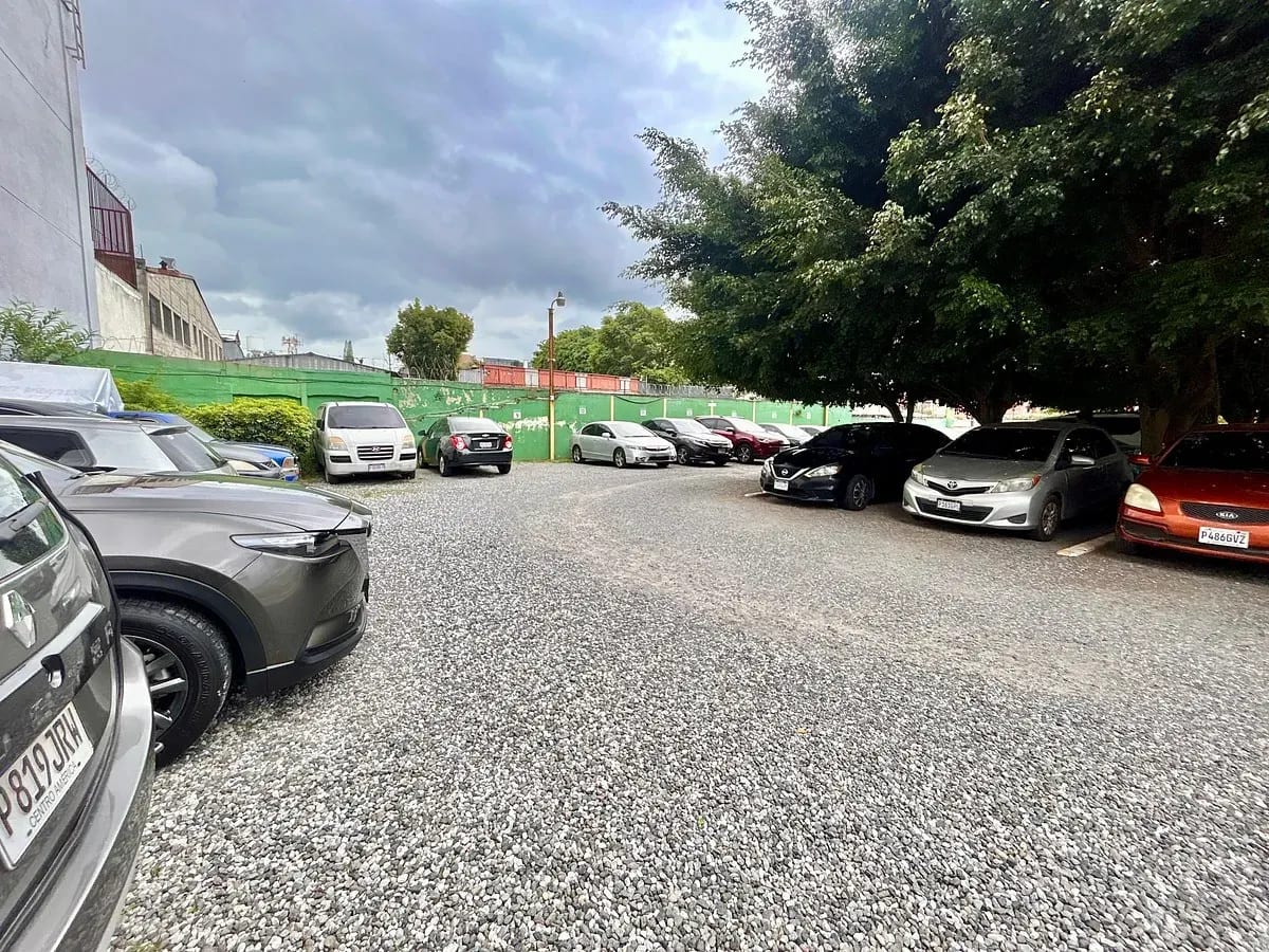 Terreno en Alquiler en Zona 9 (2,618Vrs2) — Terreno en Alquiler en Zona 9, Guatemala, Ciudad — foto 1 de 5
