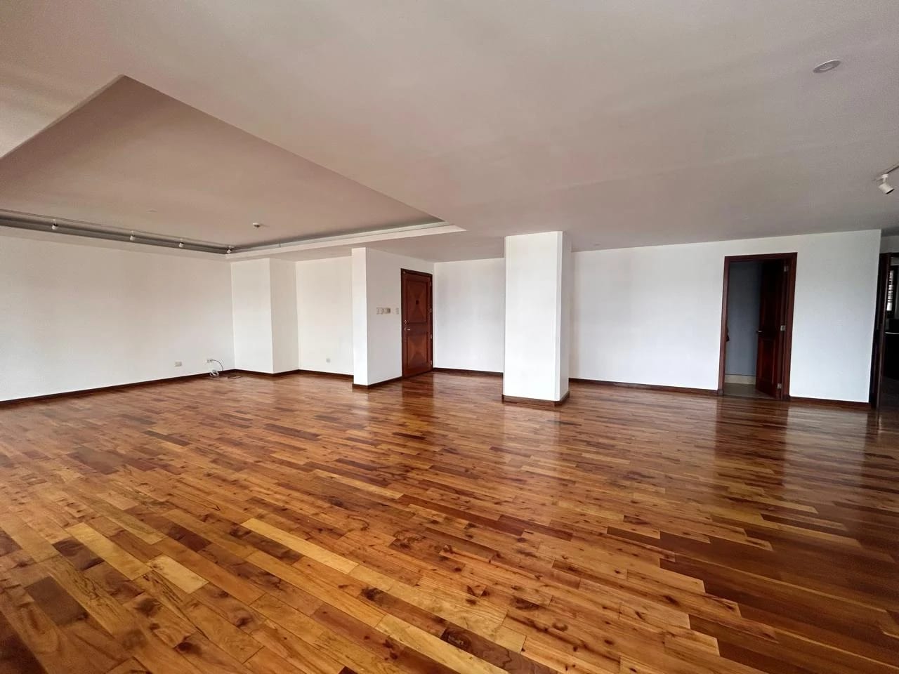 Amplio Apartamento en Venta Tiffany Zona 10 — Apartamento en Venta en Tiffany II, Zona 10, Guatemala, Ciudad — foto 7 de 16