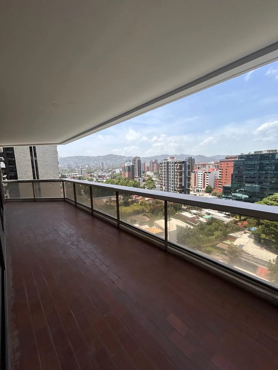Amplio Apartamento en Venta Tiffany Zona 10 — Apartamento en Venta en Tiffany II, Zona 10, Guatemala, Ciudad — foto 1 de 16