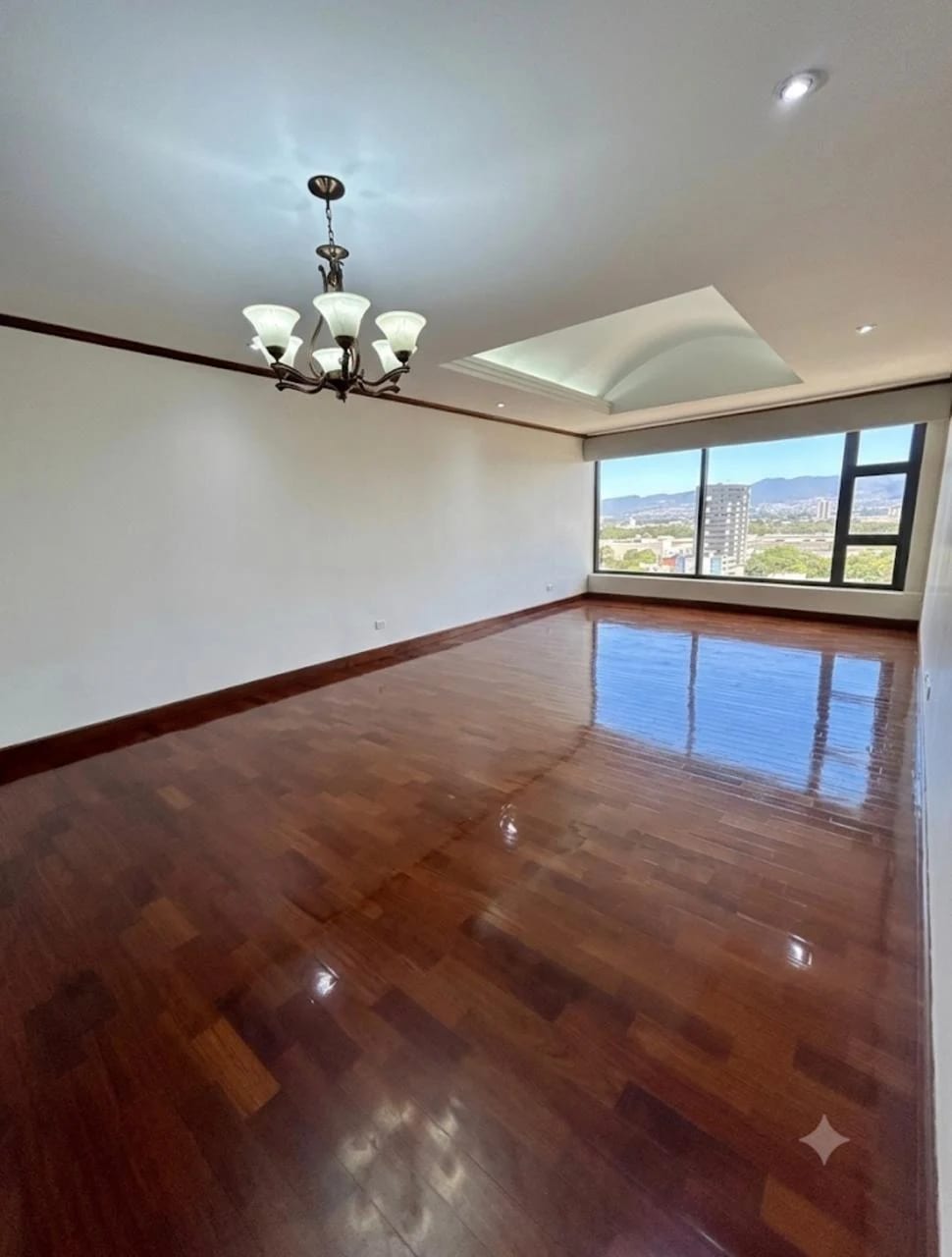 Apartamento en Venta Edificio antiguo San Angel — Apartamento en Alquiler en San Ángel, Zona 14, Guatemala, Ciudad — foto 1 de 13