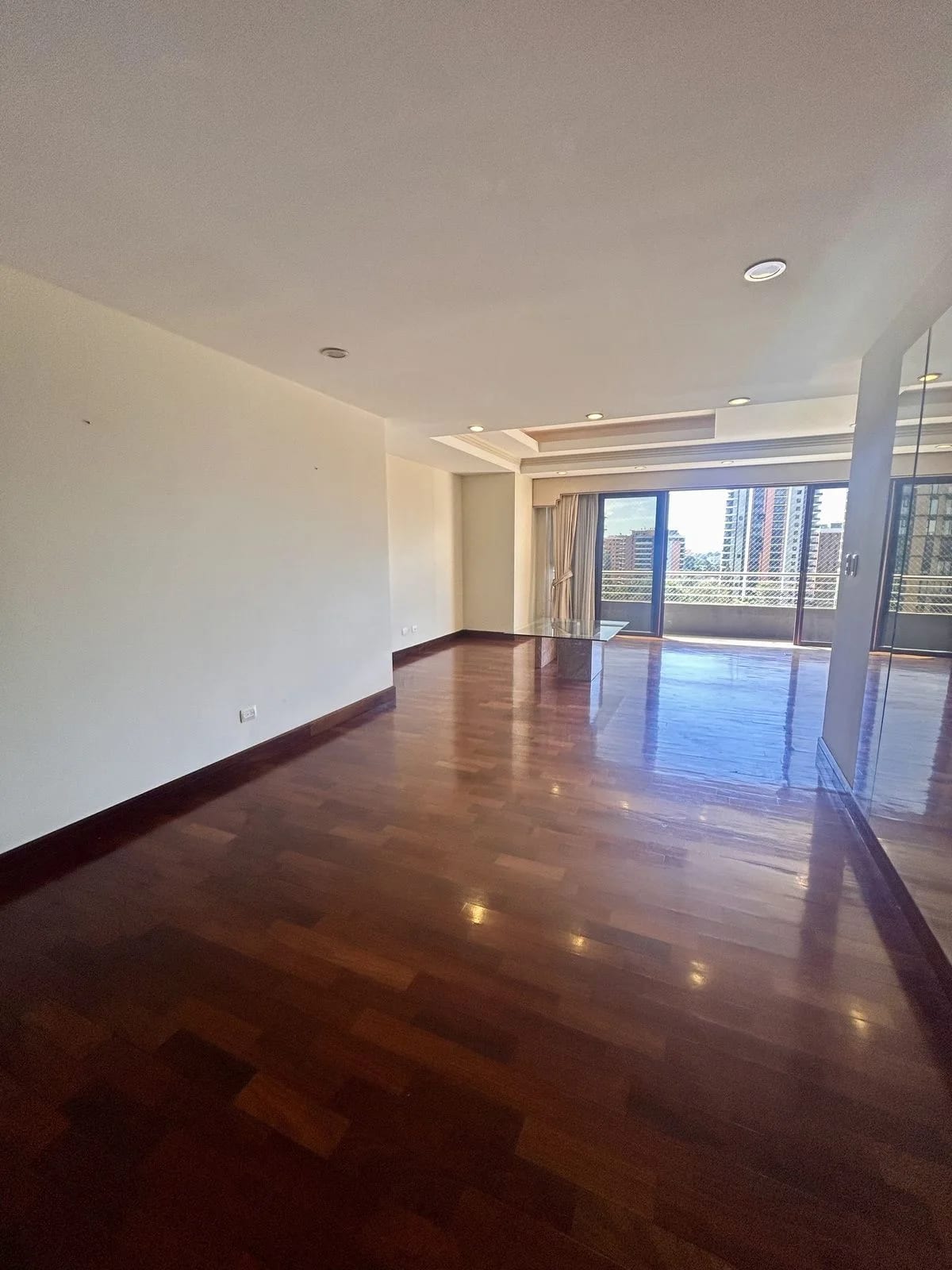 Apartamento en Alquiler en ubicación privilegiada Santa María — Apartamento en Alquiler en Santa María, Zona 10, Guatemala, Ciudad — foto 7 de 16