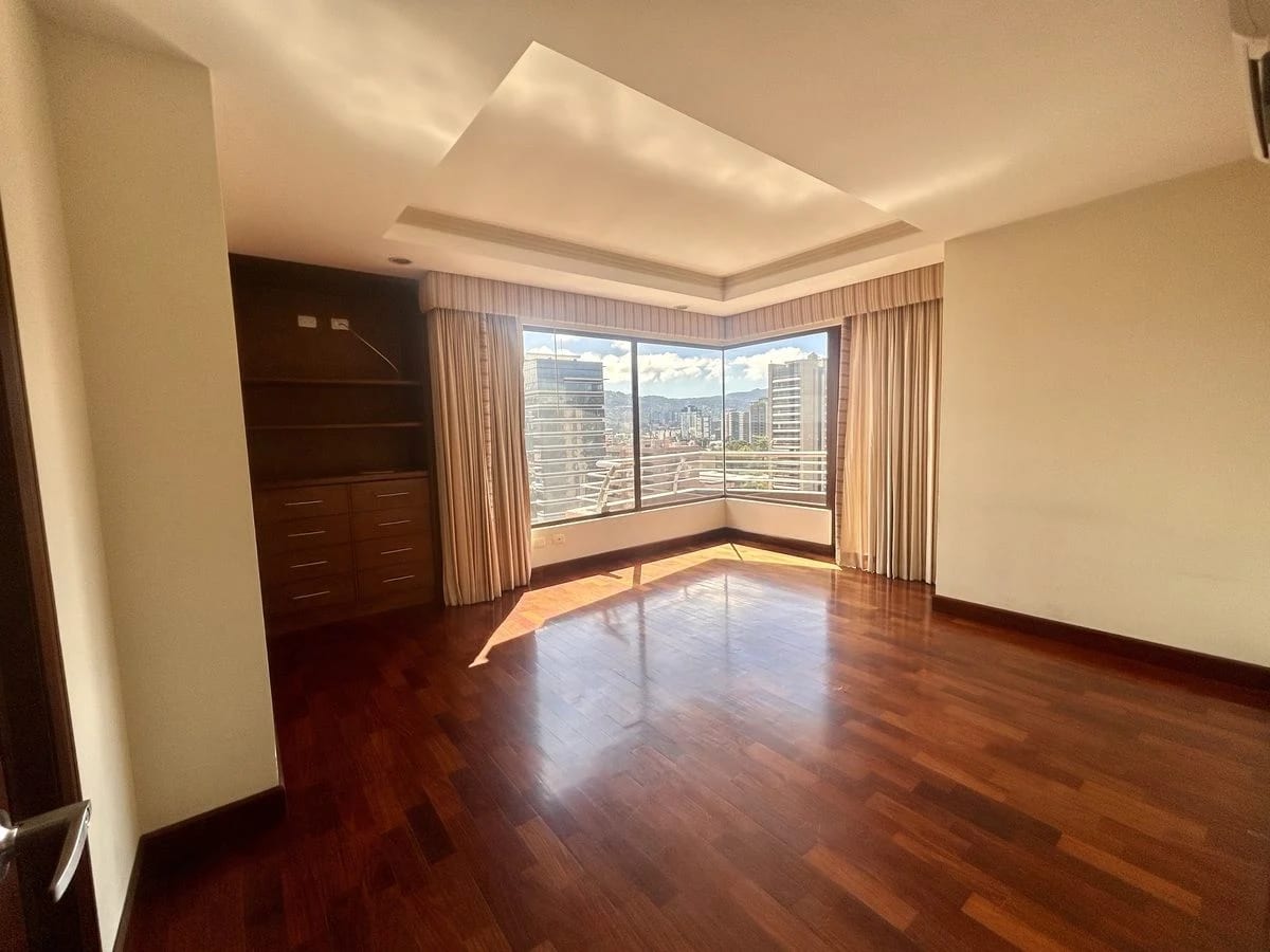 Apartamento en Alquiler en ubicación privilegiada Santa María — Apartamento en Alquiler en Santa María, Zona 10, Guatemala, Ciudad — foto 12 de 16