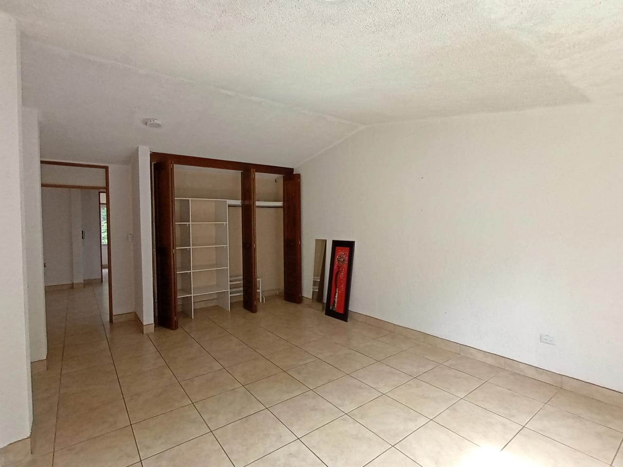 Casa en renta en zona 10, Diagonal 6 — Casa en Alquiler en Zona 10, Guatemala, Ciudad — foto 10 de 13
