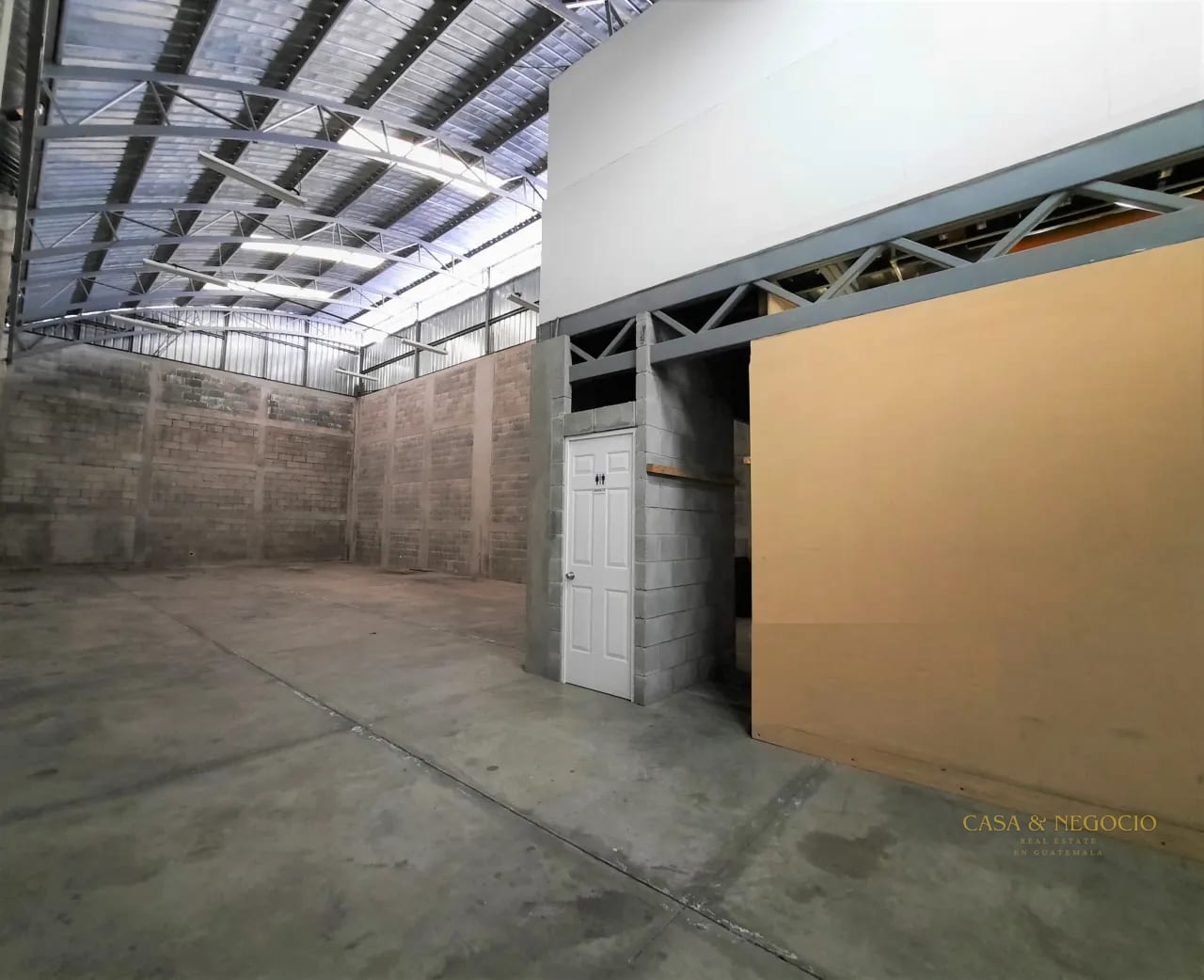 Ofibodega de 200mt + 50mt de Oficina en el Naranjo — Bodega / Ofibodega en Alquiler en Altura San Nicolás, Zona 4 Mixco, Guatemala, Ciudad — foto 2 de 7