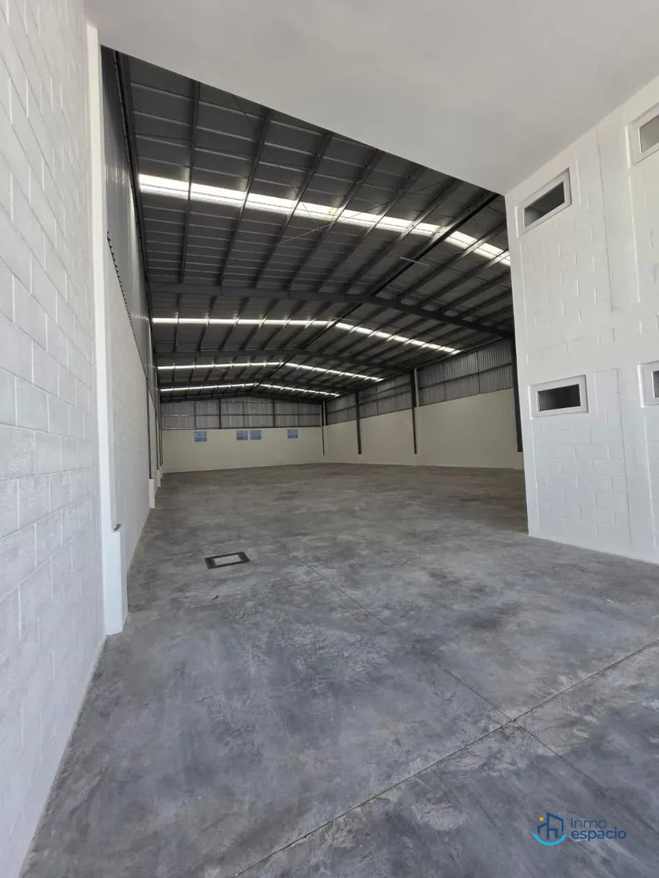 Bodega en renta ubicada en Las Tunas, El Naranjo — Bodega / Ofibodega en Alquiler en encinos del naranjo, Zona 4 Mixco, Guatemala, Ciudad — foto 10 de 17
