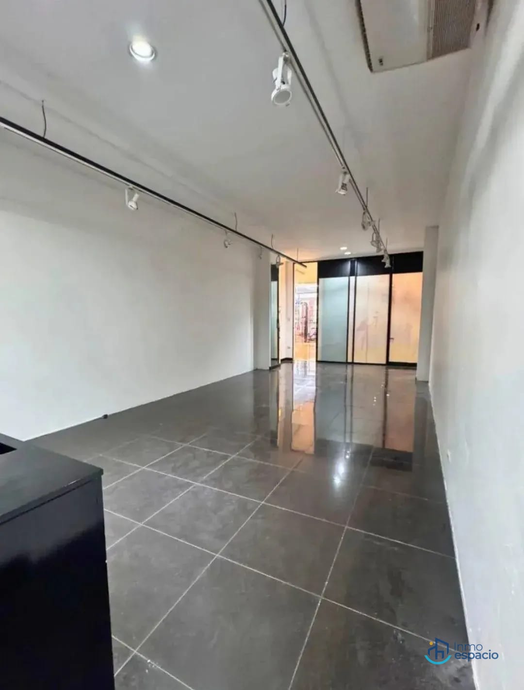 🏢 Local Comercial en Venta – Zona 10 (copia) — Local en Venta en Zona 10, Guatemala, Ciudad — foto 6 de 8