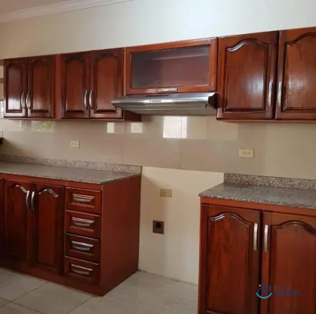 🏡 Casa en Venta – San Cristóbal — Casa en Venta en Prados de San Cristóbal, Zona 8 Mixco, Guatemala, Ciudad — foto 2 de 13