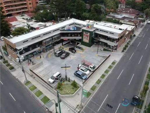Local Comercial en Renta | Zona 10 | Listo para Adecuar a tu Negocio — Local en Alquiler en Zona 10, Guatemala, Ciudad — foto 3 de 4