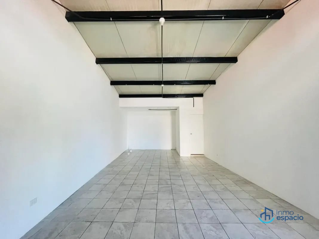 Local Comercial en Renta | Zona 10 | Listo para Adecuar a tu Negocio — Local en Alquiler en Zona 10, Guatemala, Ciudad — foto 4 de 4