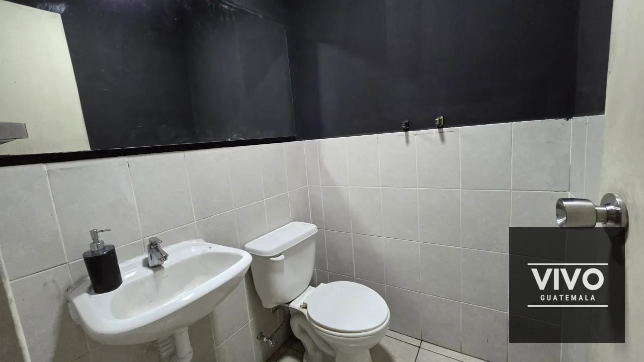Se renta oficina privada en Torre Profesional, Zona 4 — Oficina en Alquiler en Gran Centro Comercial Zona 4, Zona 4, Guatemala, Ciudad — foto 8 de 9