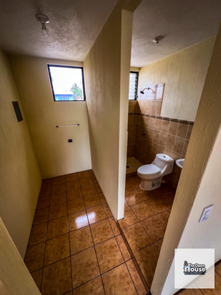 Casa en Venta en Condominio Pinares de San Cristóbal — Casa en Venta en Pinares de San Cristobal, Zona 8 Mixco, Guatemala, Ciudad — foto 3 de 16
