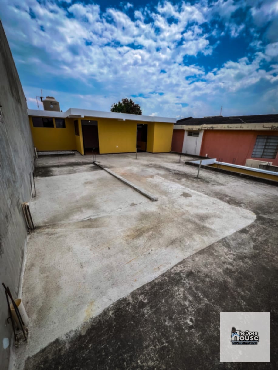 Casa en Venta en Condominio Pinares de San Cristóbal — Casa en Venta en Pinares de San Cristobal, Zona 8 Mixco, Guatemala, Ciudad — foto 1 de 16