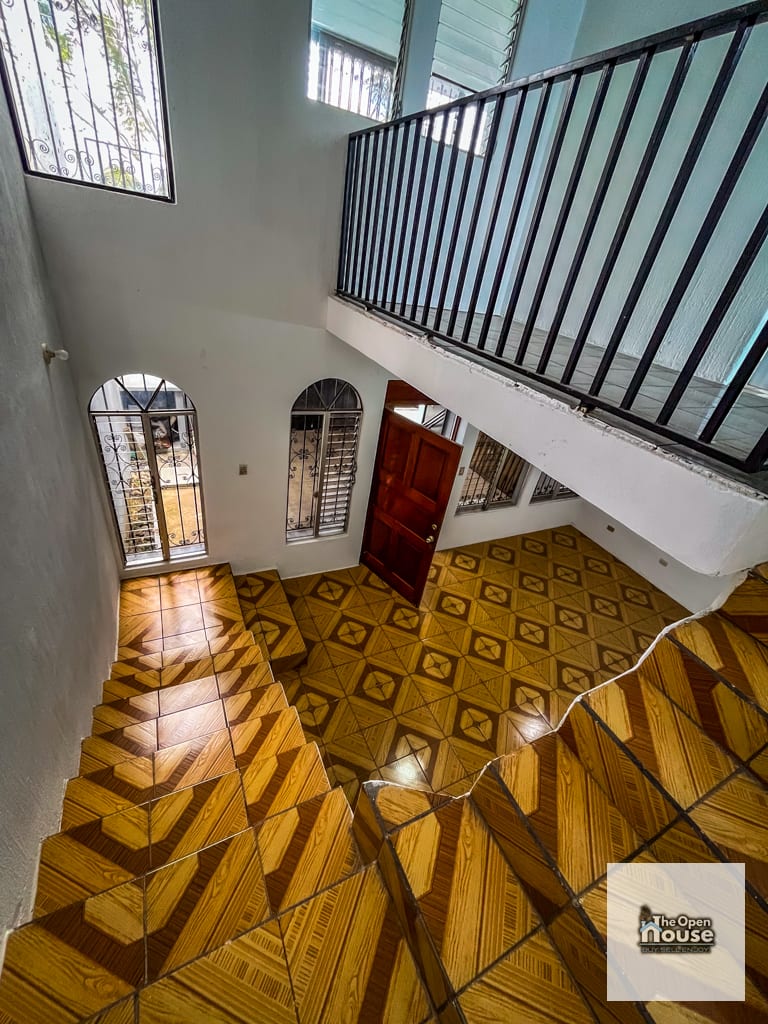 Casa en Venta – Residencial de Maestros, Zona 17 — Casa en Alquiler en Zona 17, Guatemala, Ciudad — foto 3 de 16