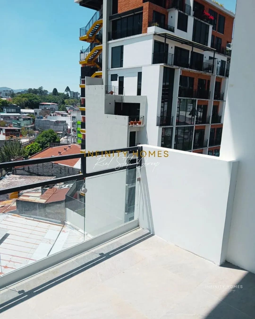 APARTAMENTO EN RENTA INARA Cuatro Norte — Torre Sara, Zona 4 — Apartamento en Alquiler en Inara Cuatro Norte, Zona 4, Guatemala, Ciudad — foto 11 de 15