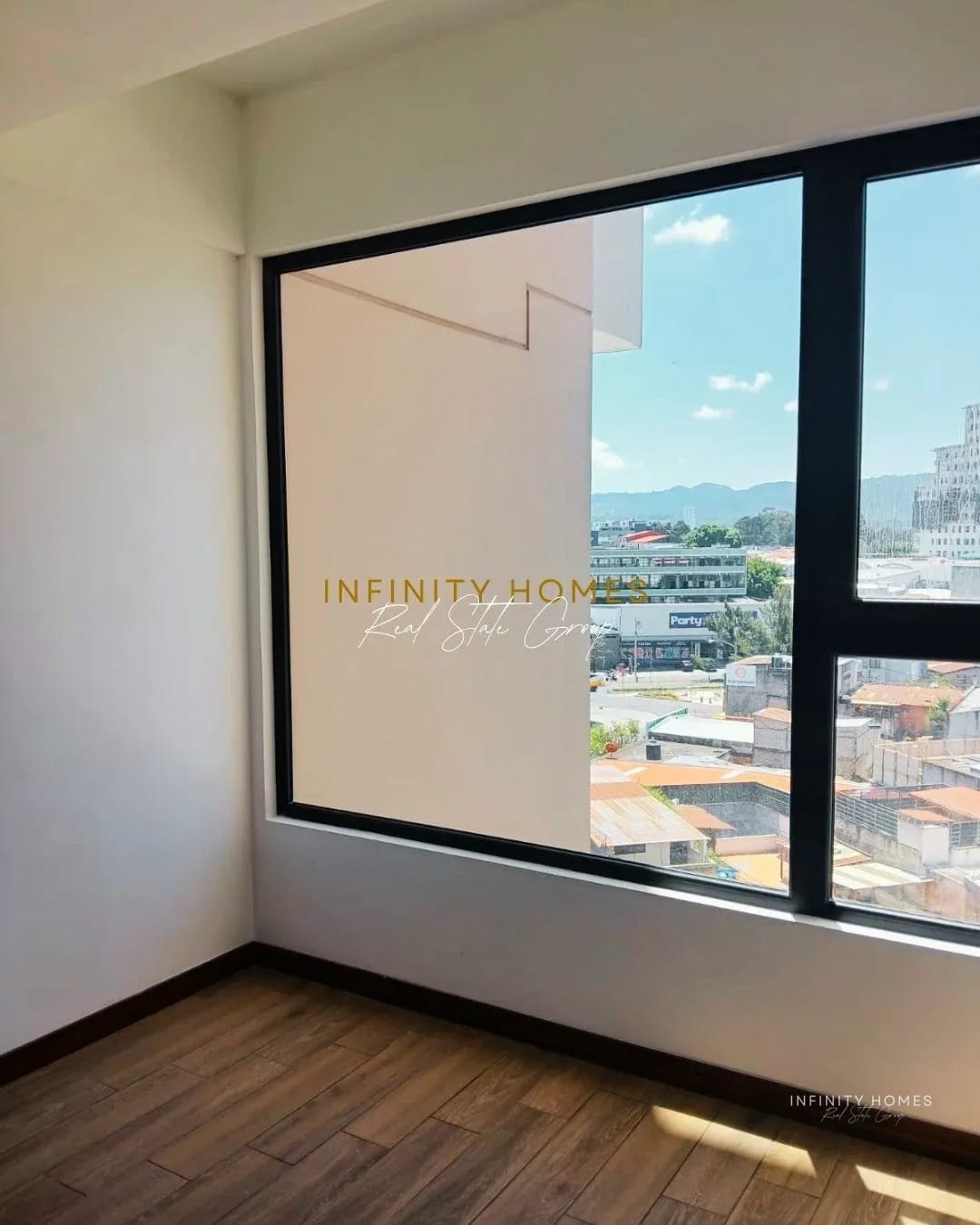 APARTAMENTO EN RENTA INARA Cuatro Norte — Torre Sara, Zona 4 — Apartamento en Alquiler en Inara Cuatro Norte, Zona 4, Guatemala, Ciudad — foto 13 de 15