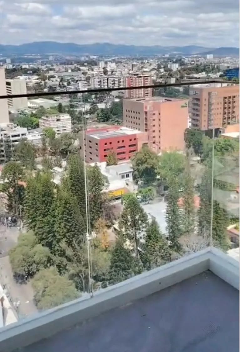 Zona 10, Edificio Atarah, Apartamento en Renta — Apartamento en Alquiler en Atarah, Zona 10, Guatemala, Ciudad — foto 3 de 9