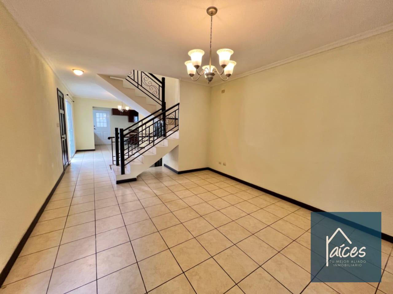 Casa en Venta en HACIENDA DE LAS FLORES, Villa Nueva (D) — Casa en Venta en Villa Nueva, Guatemala, Ciudad — foto 2 de 17