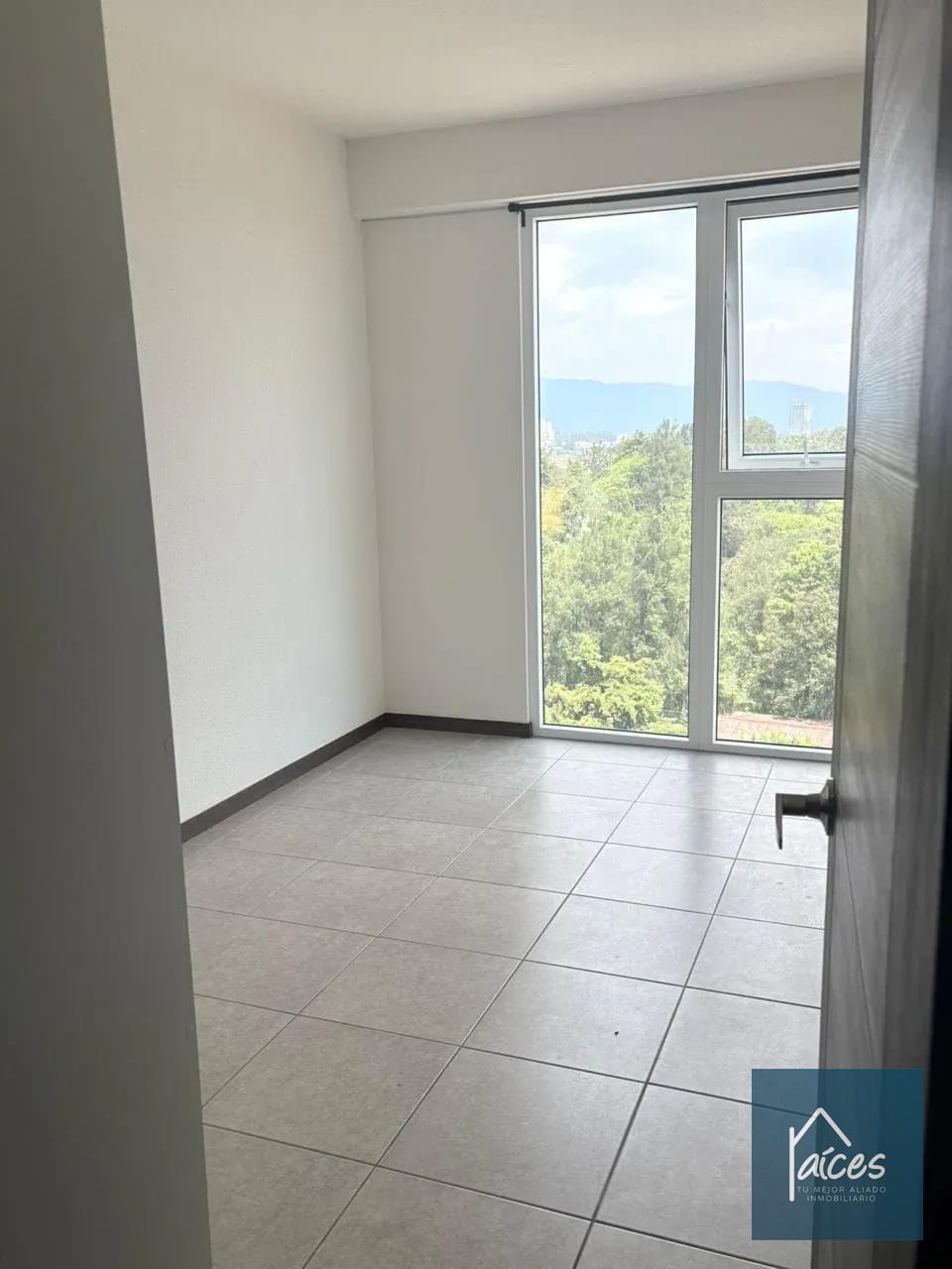 Apartamento en Renta INITI zona 12 cerca de Colegios Liceo Javier y Monte María — Apartamento en Alquiler en Zona 12, Guatemala, Ciudad — foto 9 de 17