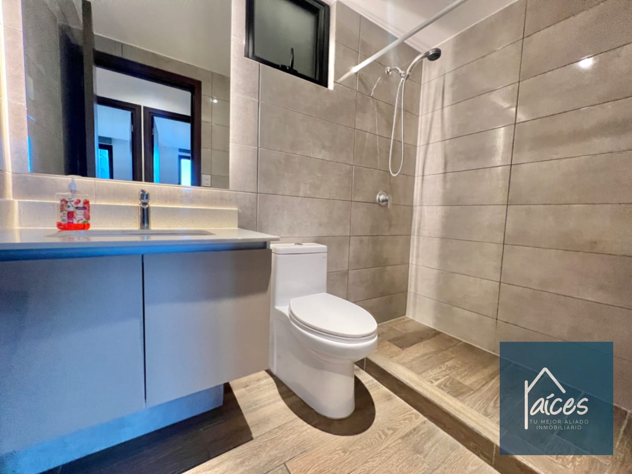 Apartamento en Renta PARQUE 15 Zona 15 (*20) — Apartamento en Alquiler en Parque 15, Zona 15, Guatemala, Ciudad — foto 17 de 17