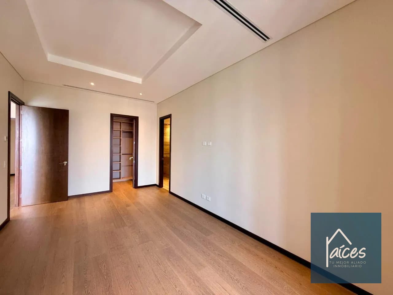 Apartamento En Venta en SANTA SOFIA 7ma avenida zona 10 (*20) — Apartamento en Venta en Santa Sofía 7AV, Zona 10, Guatemala, Ciudad — foto 3 de 16