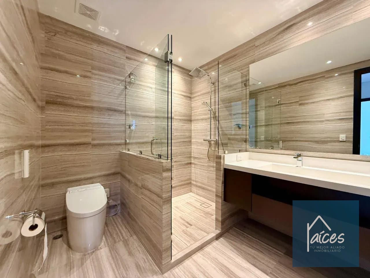 Apartamento En Venta en SANTA SOFIA 7ma avenida zona 10 (*20) — Apartamento en Venta en Santa Sofía 7AV, Zona 10, Guatemala, Ciudad — foto 5 de 16