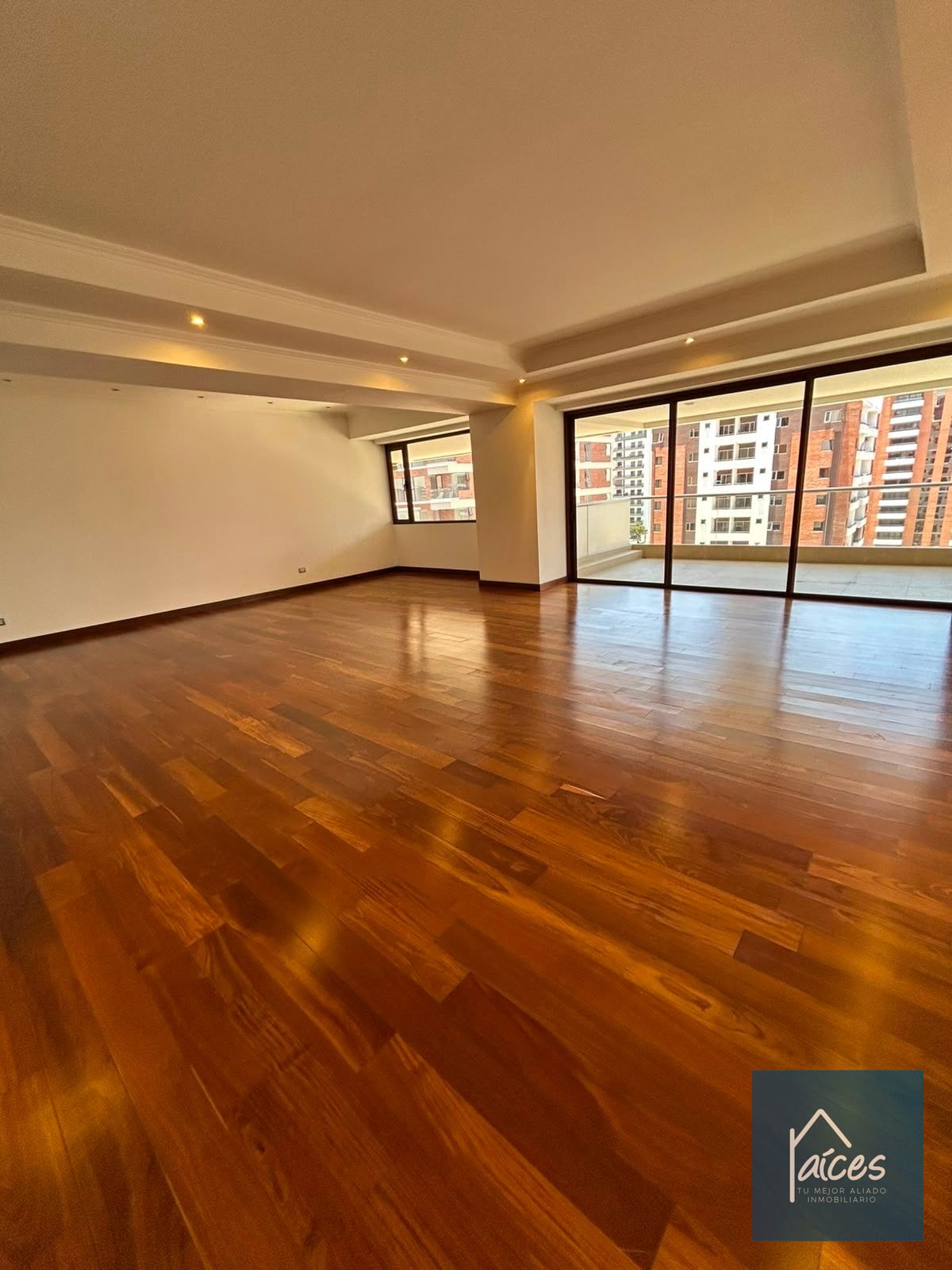 Apartamento en venta GAUDI Zona 14 (D) — Apartamento en Venta en Gaudí, Zona 14, Guatemala, Ciudad — foto 1 de 14