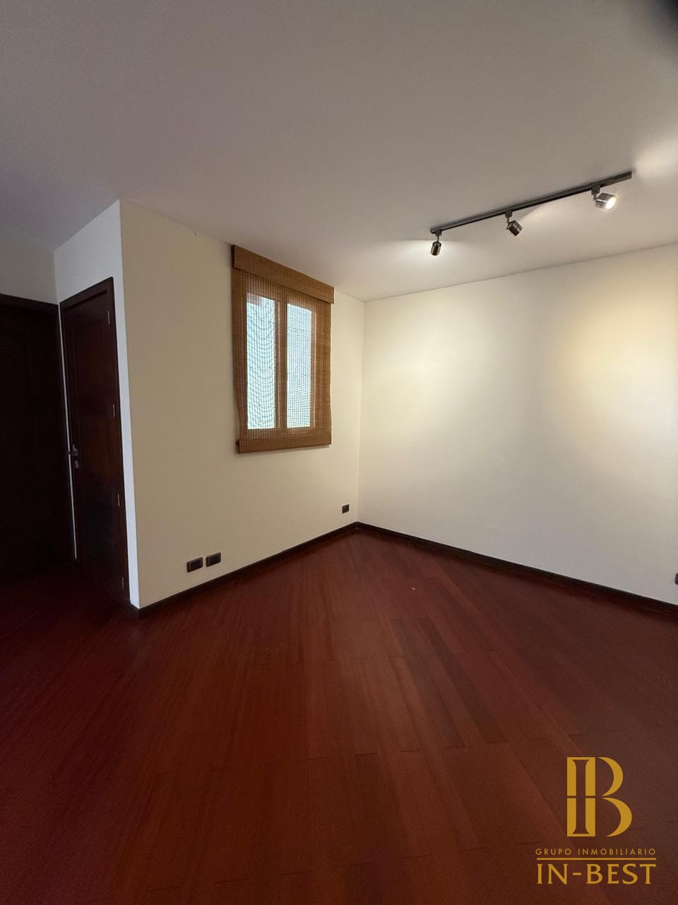 El Prado | z10 — Casa en Alquiler en El Prado, Zona 10, Guatemala, Ciudad — foto 15 de 17