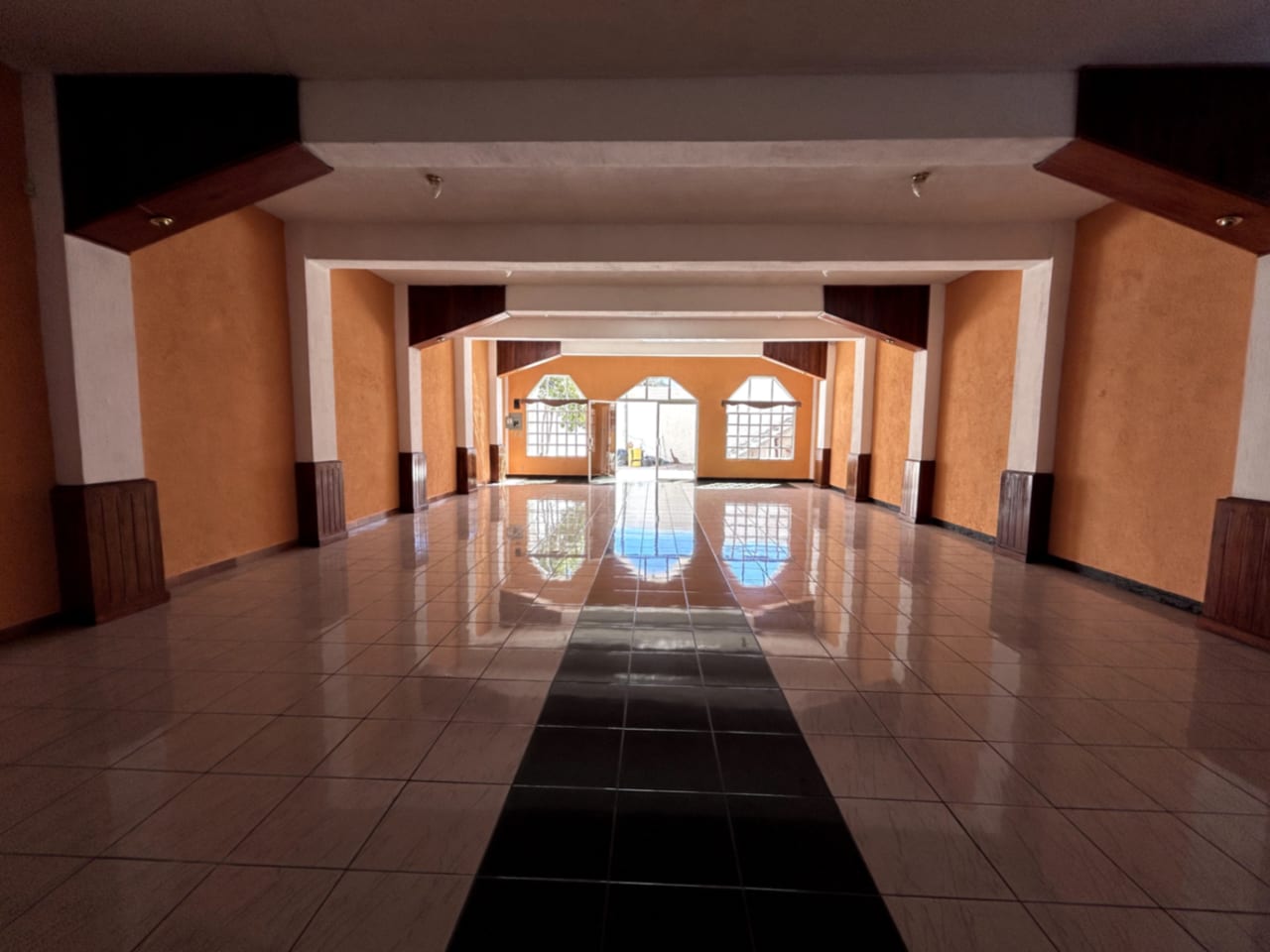 Casa con Salón Social en San Lucas Sacatepéquez — Casa en Venta en San Lucas Sacatepéquez, Sacatepéquez — foto 1 de 17