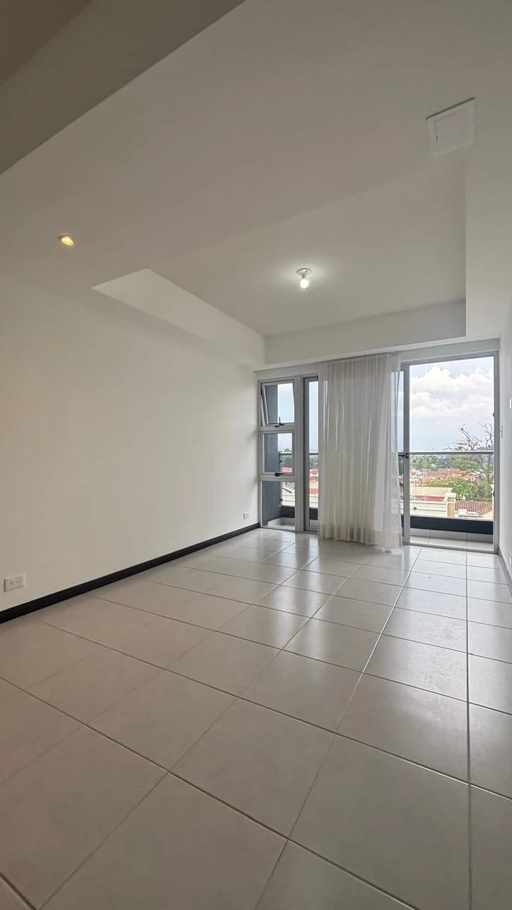 RENTA APARTAMENTO EN SERENA – Condado El Naranjo — Apartamento en Alquiler en Condado Naranjo, Zona 4 Mixco, Guatemala, Ciudad — foto 2 de 11