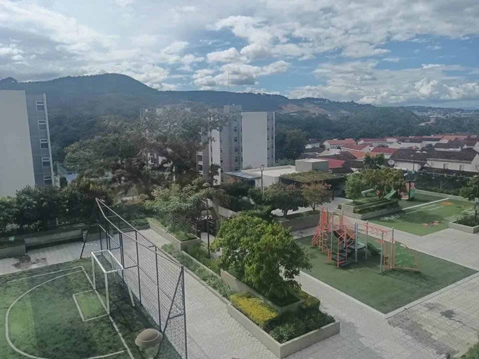 Apartamento en Venta Condominio Alegría (Amueblado) Condado El Naranjo. Alameda Norte — Apartamento en Venta en Condado Naranjo, Zona 4 Mixco, Guatemala, Ciudad — foto 11 de 13