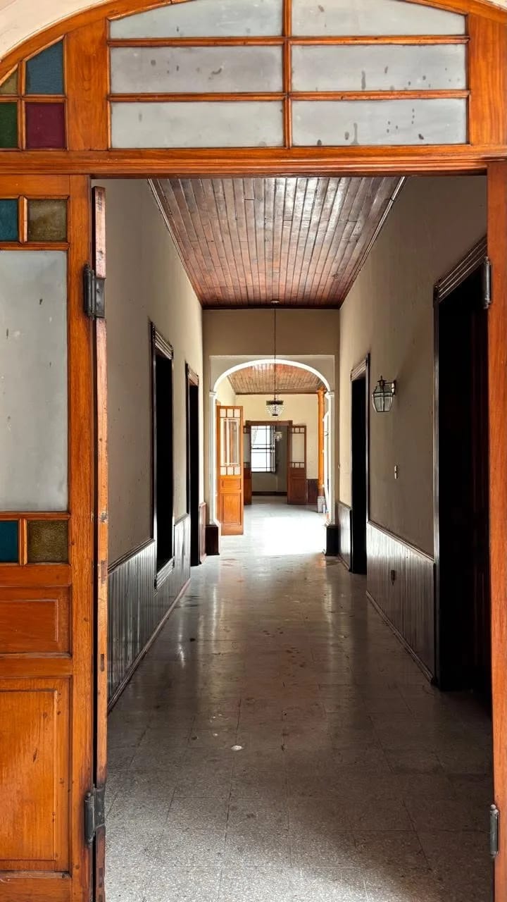 CASA EN ALQUILER | ZONA 1, CIUDAD DE GUATEMALA 📍 Ubicación estratégica: 7.ª Avenida y 15 Calle, Zona 1, Ciudad de Guatemala. — Casa en Venta en El Centro, Zona 1, Guatemala, Ciudad — foto 2 de 16