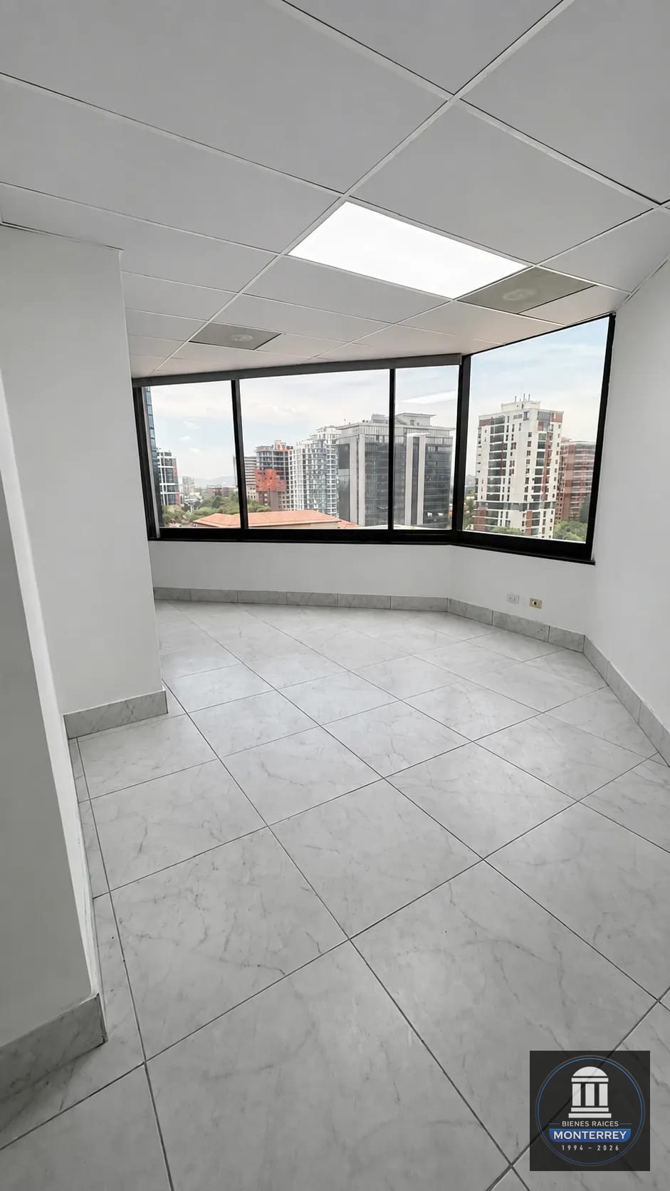 Oficina en Alquiler 185 Metros Cuadrados | Murano Center | Zona 10 — Oficina en Alquiler en Murano Center, Zona 10, Guatemala, Ciudad — foto 16 de 17