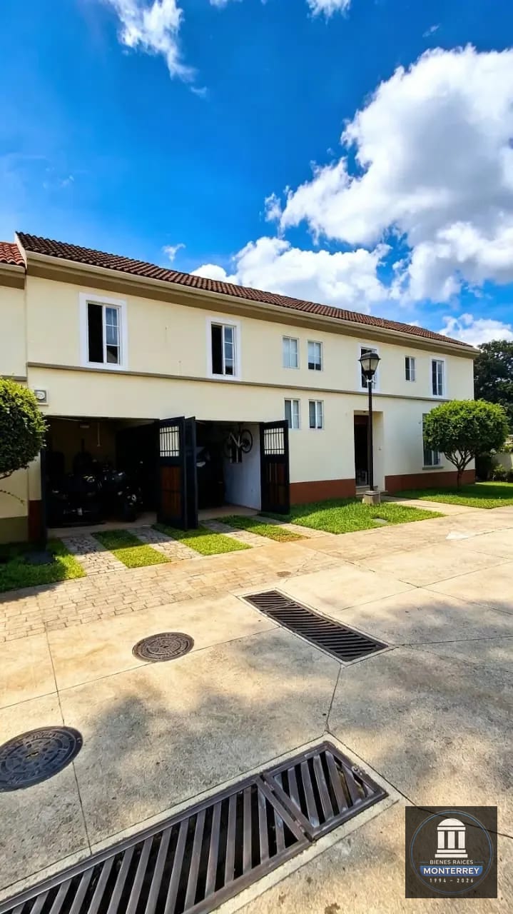 Casa en Renta | San Esteban Condado el Naranjo | Zona 4 de Mixco — Casa en Alquiler en Zona 4 Mixco, Guatemala, Ciudad — foto 1 de 17