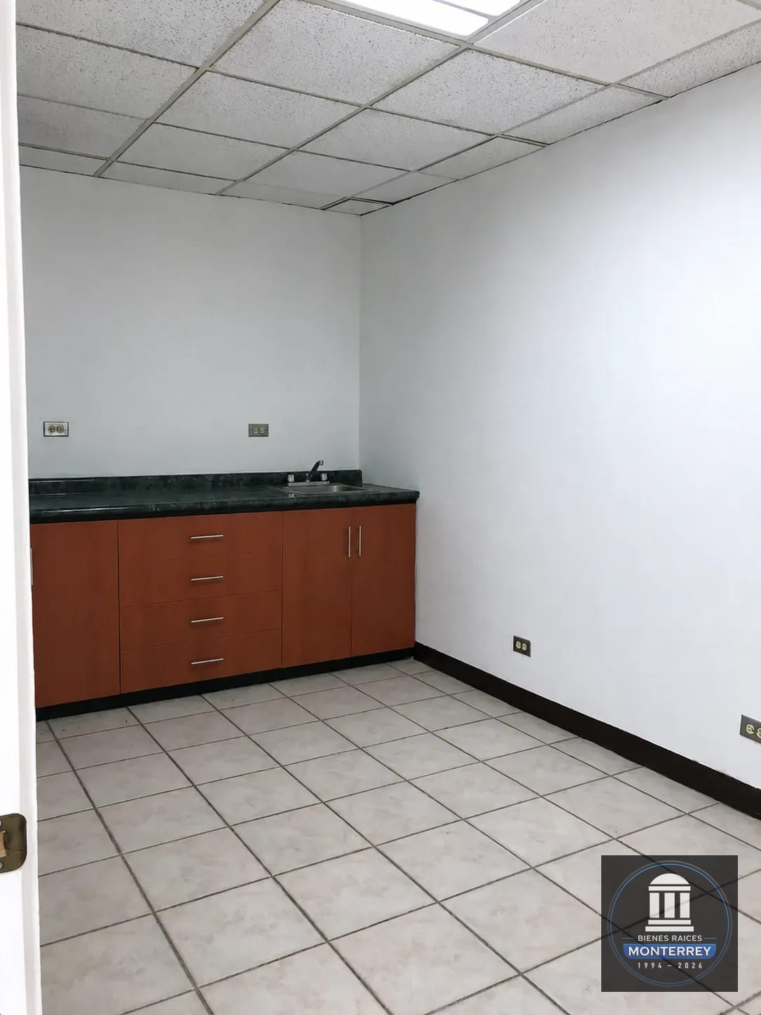 Piso Corporativo en Renta | Nivel 5 | Boulevard los Próceres | Zona 10 — Oficina en Alquiler en Zona 10, Guatemala, Ciudad — foto 15 de 17