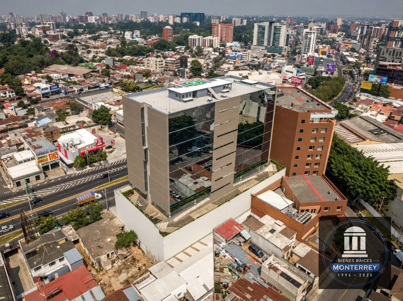 Edificio en Renta (preda) | Boulevard los Proceres | Zona 10 Guatemala — Edificio en Alquiler en Zona 10, Guatemala, Ciudad — foto 2 de 17