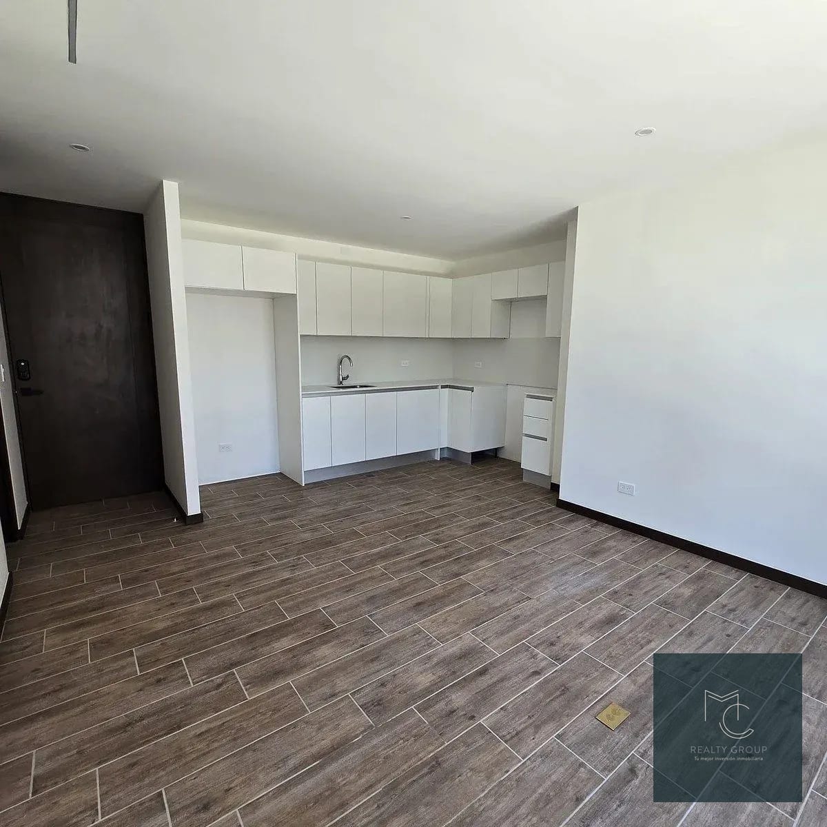 Apartamento en RENTA y VENTA / Torre Ferrán Zona 14 — Apartamento en Alquiler en Zona 14, Guatemala, Ciudad — foto 4 de 11
