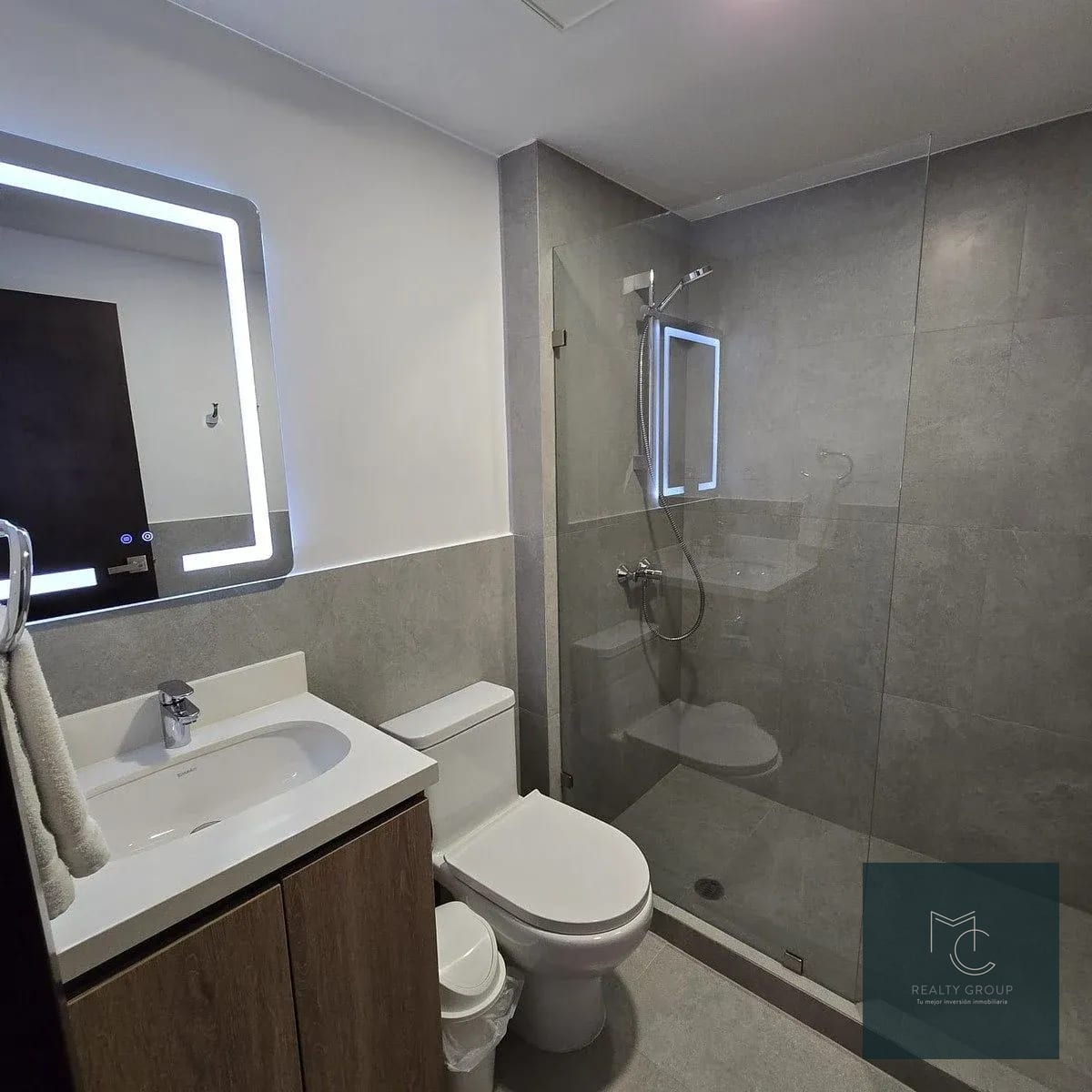 Apartamento en RENTA / Edificio Casa Ignacio Zona 10 — Apartamento en Alquiler en Casa Ignacio, Zona 10, Guatemala, Ciudad — foto 4 de 11