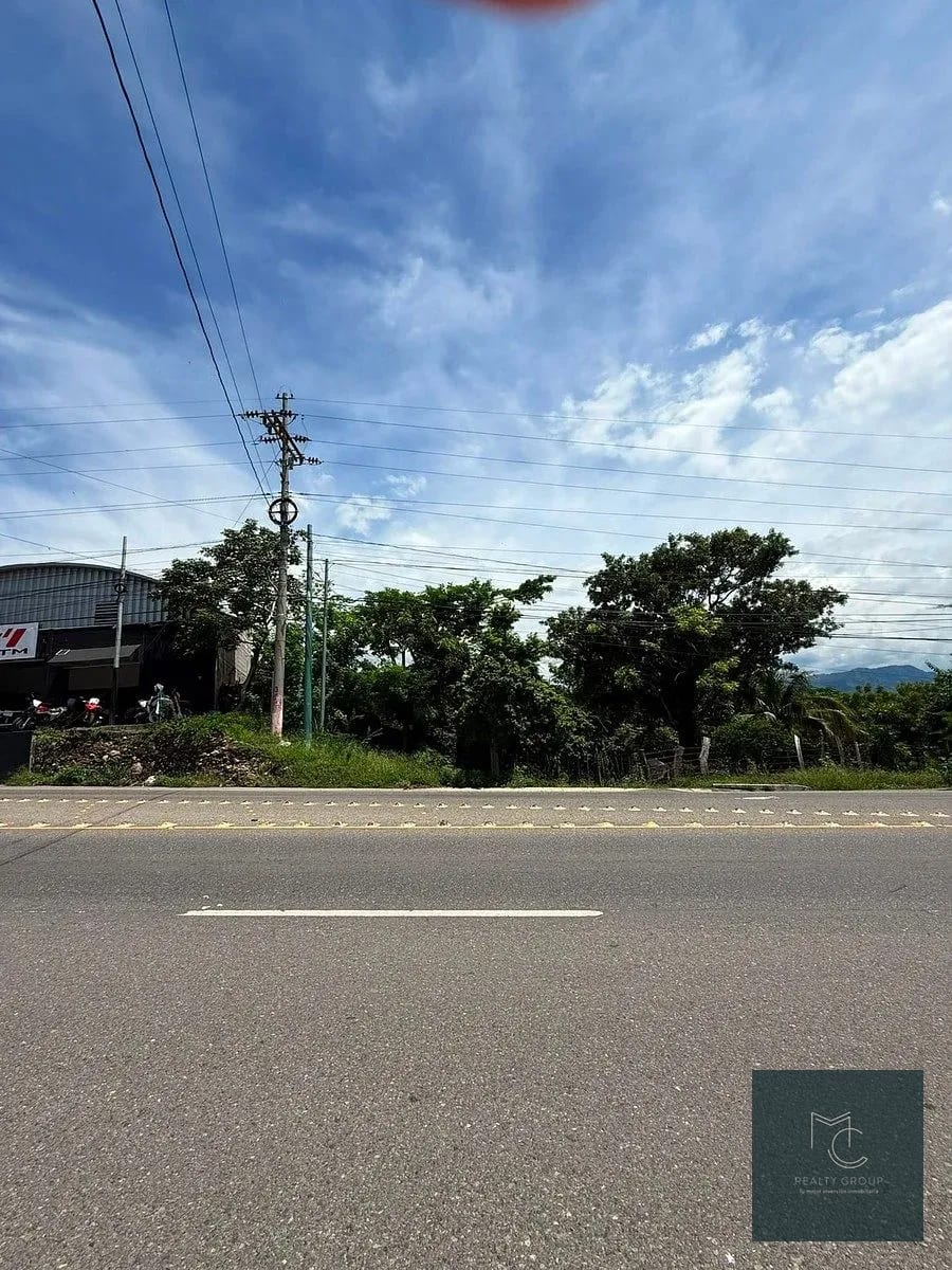 Terreno Céntrico a Orilla de Ruta Chiquimula — Terreno en Venta en Chiquimula, Chiquimula — foto 1 de 8