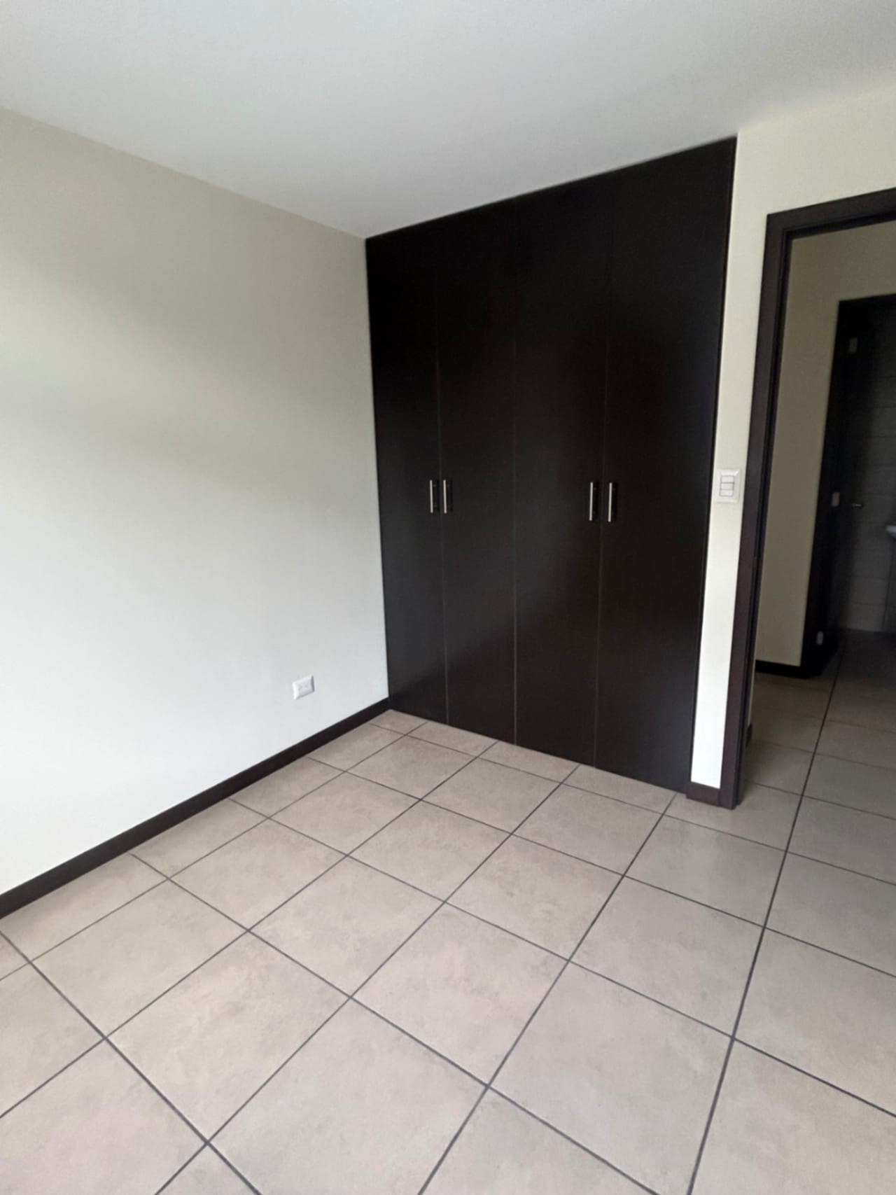 Amplio apartamento en renta zona 9 — Apartamento en Alquiler en Torre Barcelona, Zona 9, Guatemala, Ciudad — foto 11 de 17