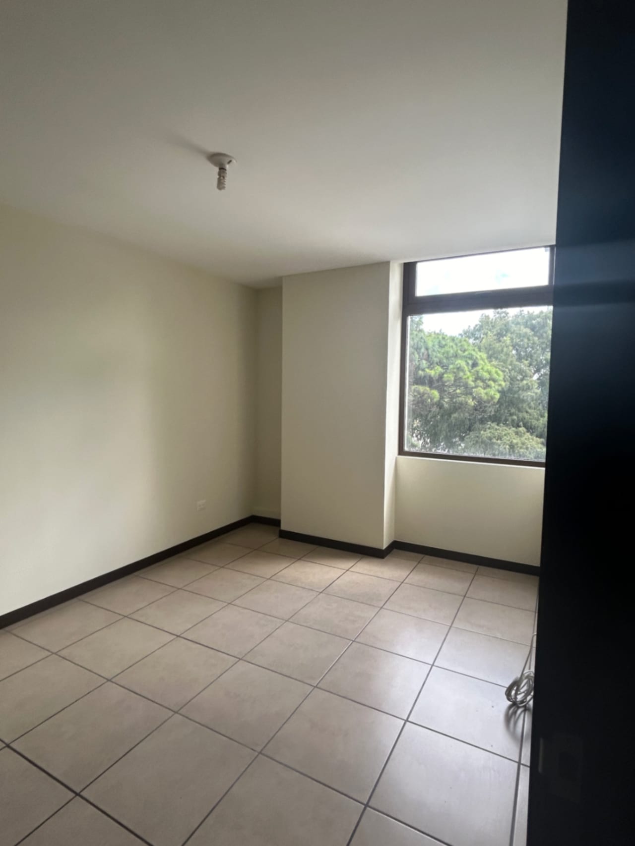 Amplio apartamento en renta zona 9 — Apartamento en Alquiler en Torre Barcelona, Zona 9, Guatemala, Ciudad — foto 12 de 17
