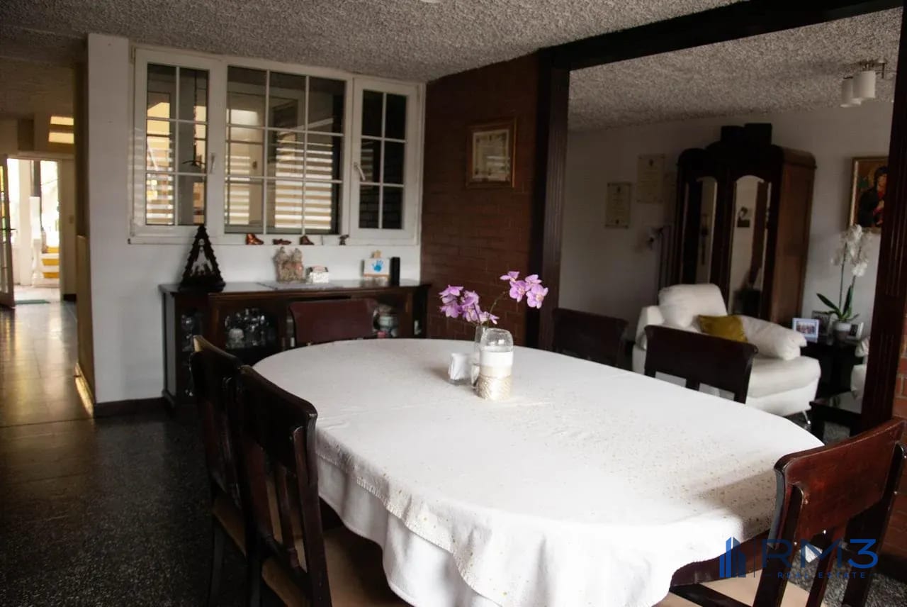 Venta de Casa con Piscina en Santa Rita 2, Zona 2 de Mixco — Casa en Venta en Zona 2 Mixco, Guatemala, Ciudad — foto 1 de 14
