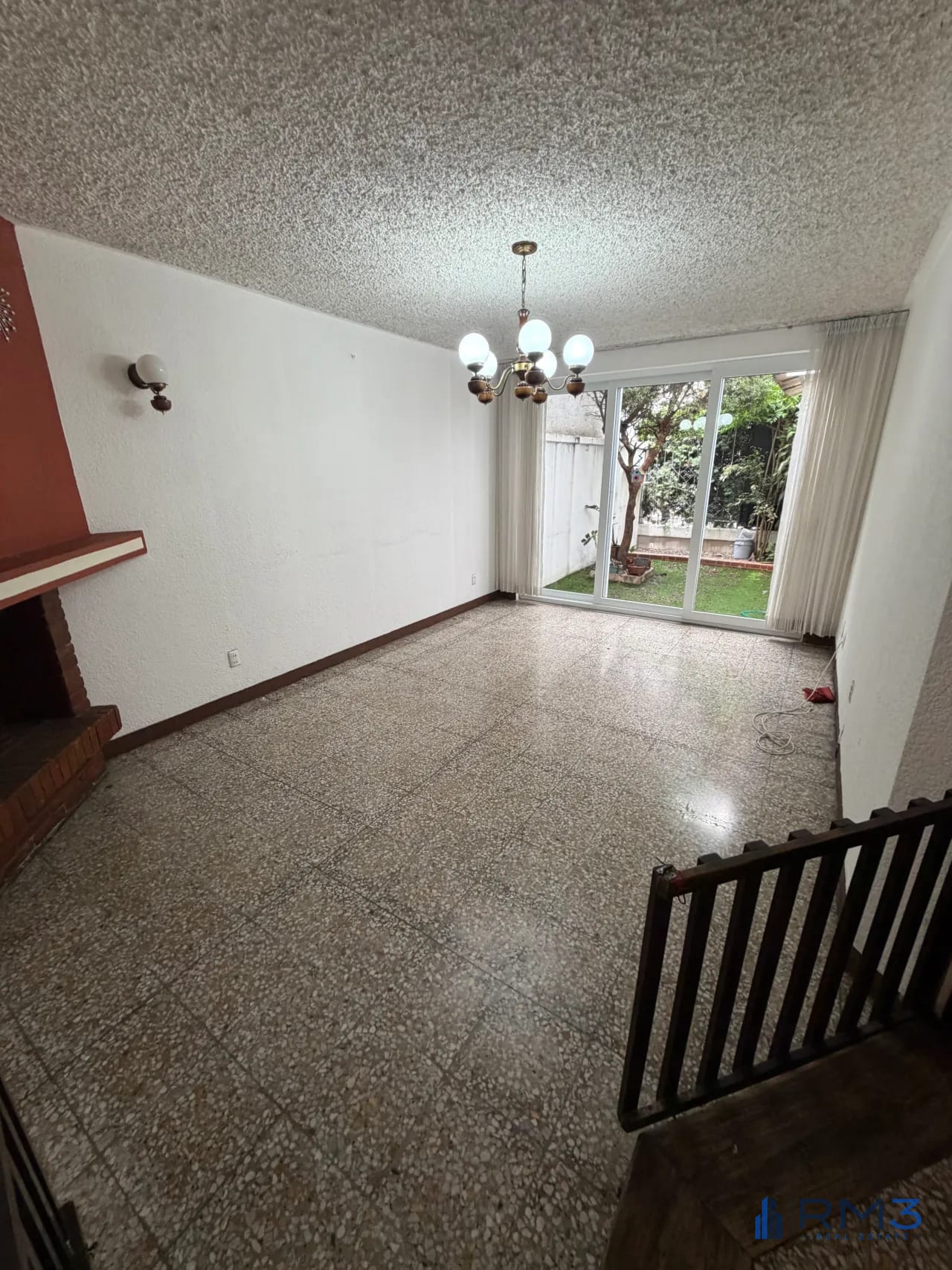 Sala — Se vende casa en Residenciales las Bugambilias Zona 7 — Casa en Venta en Zona 7, Guatemala, Ciudad — foto 2 de 13