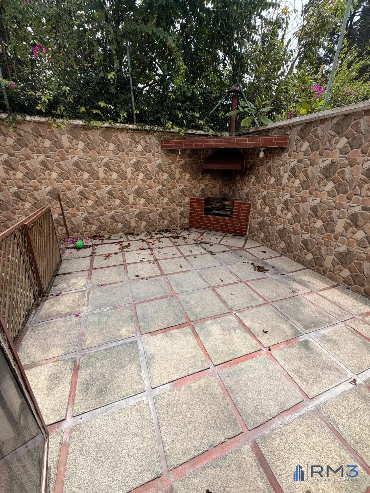 Patio — Se vende casa en Residenciales las Bugambilias Zona 7 — Casa en Venta en Zona 7, Guatemala, Ciudad — foto 5 de 13