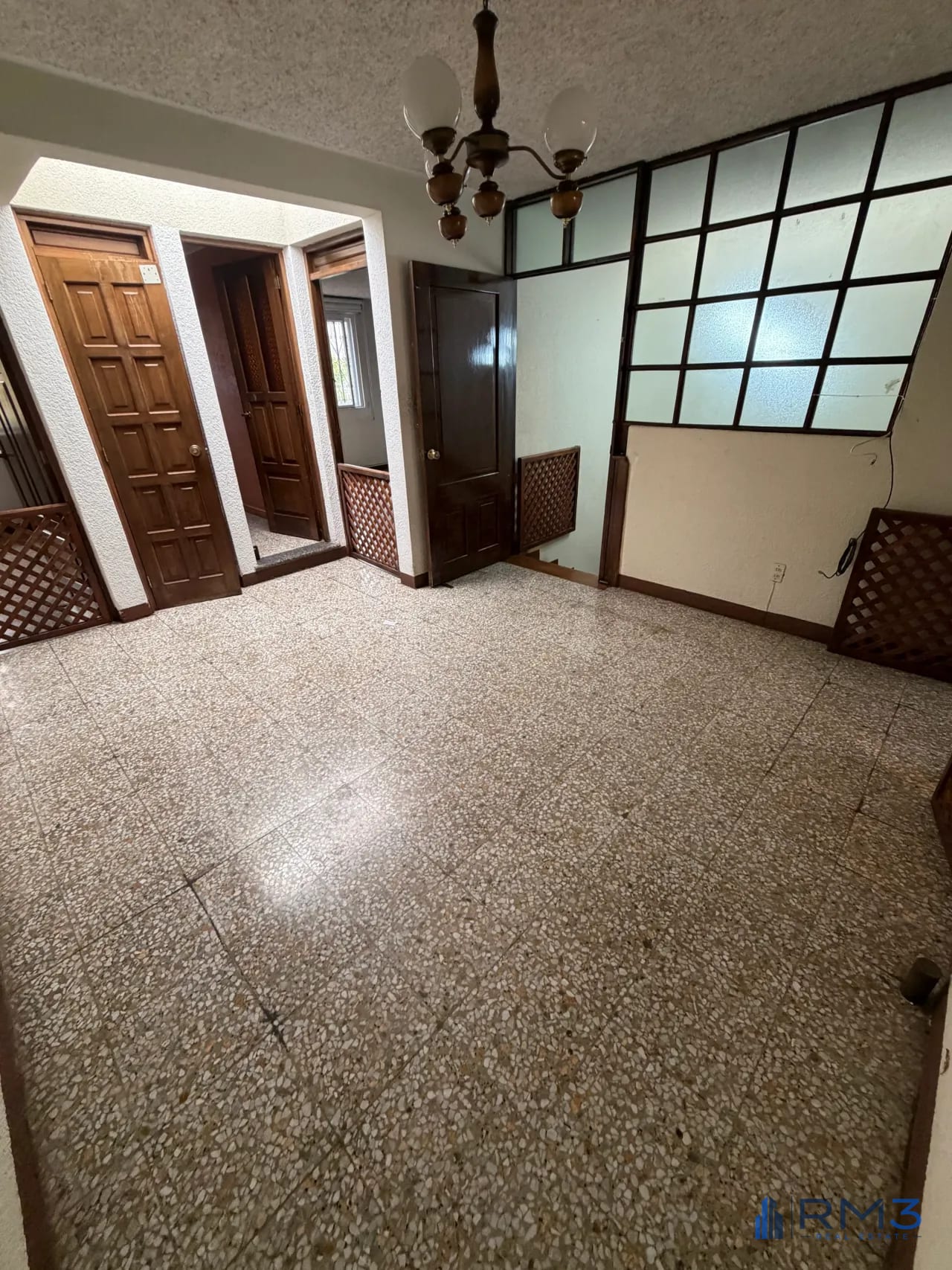 Sala Familiar — Se vende casa en Residenciales las Bugambilias Zona 7 — Casa en Venta en Zona 7, Guatemala, Ciudad — foto 7 de 13