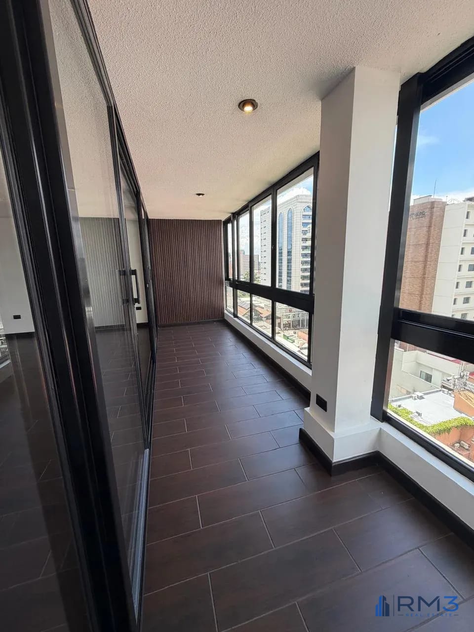 Sunroom — ALQUILER: Penthouse Remodelado en Edificio Canamco zona 10 — Apartamento en Alquiler en Canamco, Zona 10, Guatemala, Ciudad — foto 3 de 15