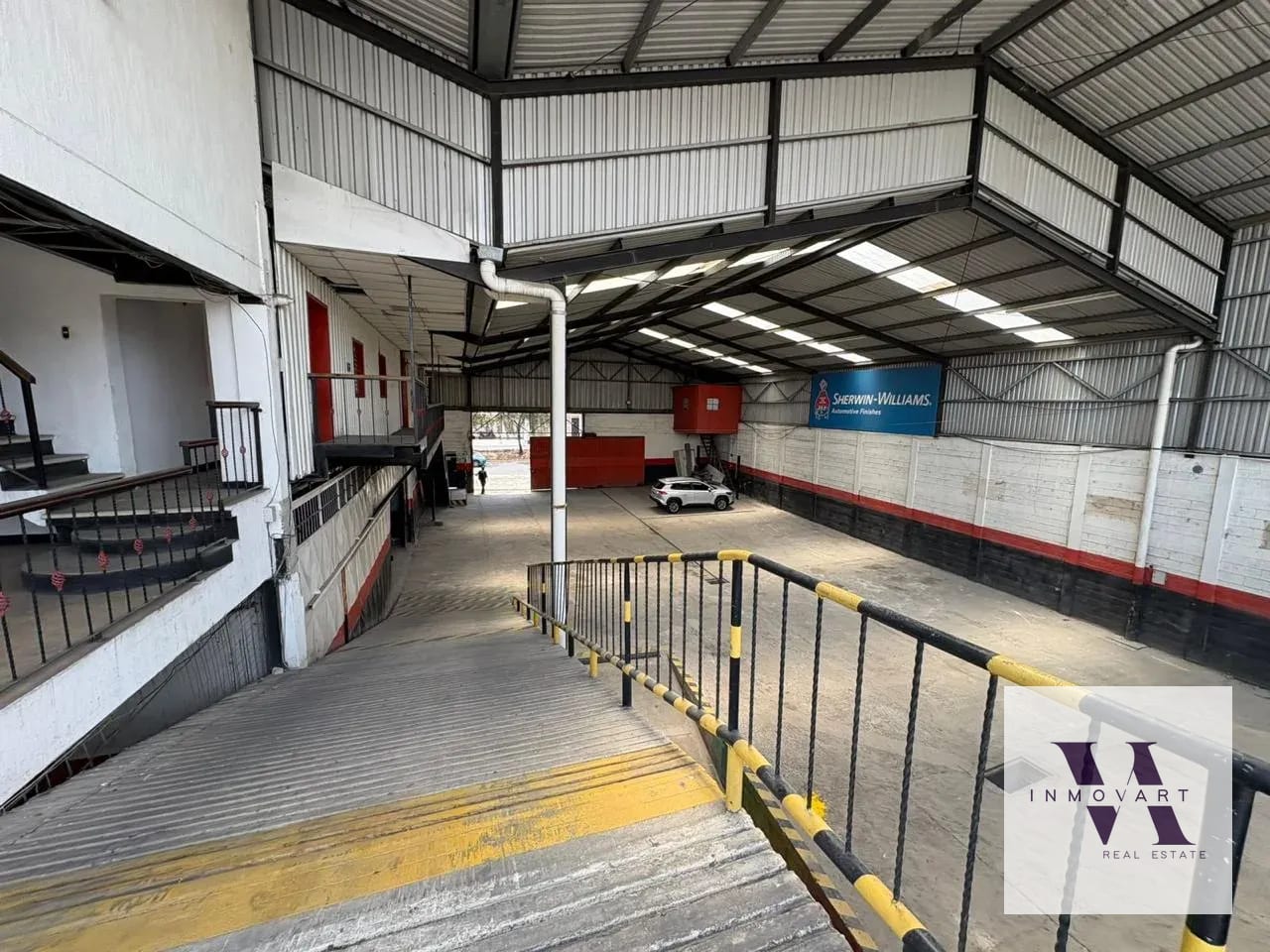 Amplia bodega en Venta Blvd Sur San Cristóbal — Bodega / Ofibodega en Venta en Zona 8 Mixco, Guatemala, Ciudad — foto 1 de 3