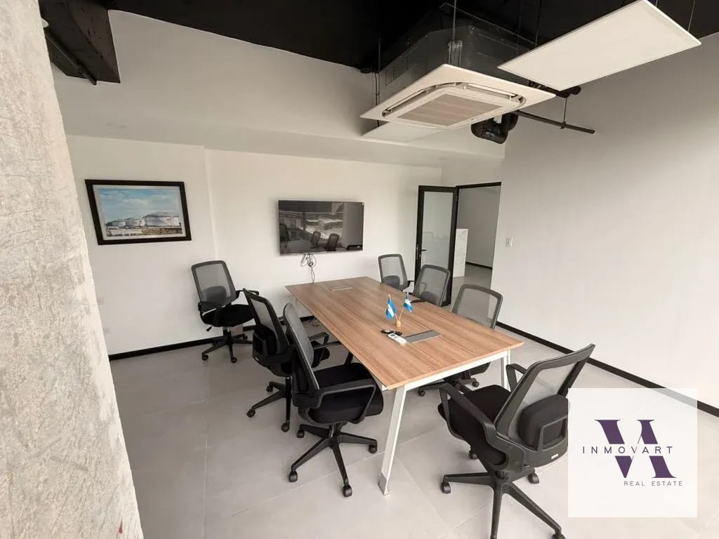 Amplia Oficina en Venta Vasanta zona 10 — Oficina en Venta en Vasanta, Zona 10, Guatemala, Ciudad — foto 4 de 8