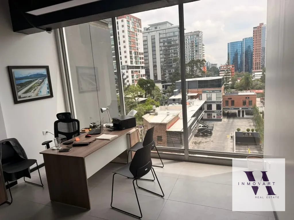 Amplia Oficina en Venta Vasanta zona 10 — Oficina en Venta en Vasanta, Zona 10, Guatemala, Ciudad — foto 3 de 8